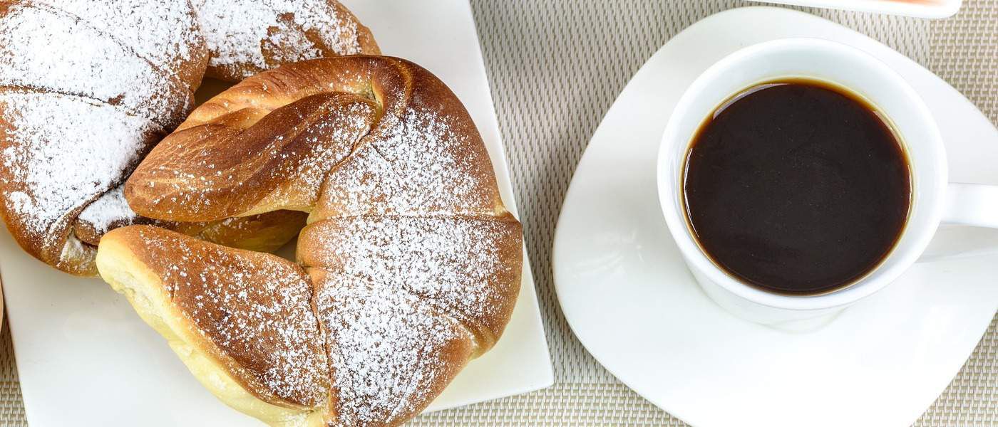 Caffè e cornetto: qual è la loro storia?