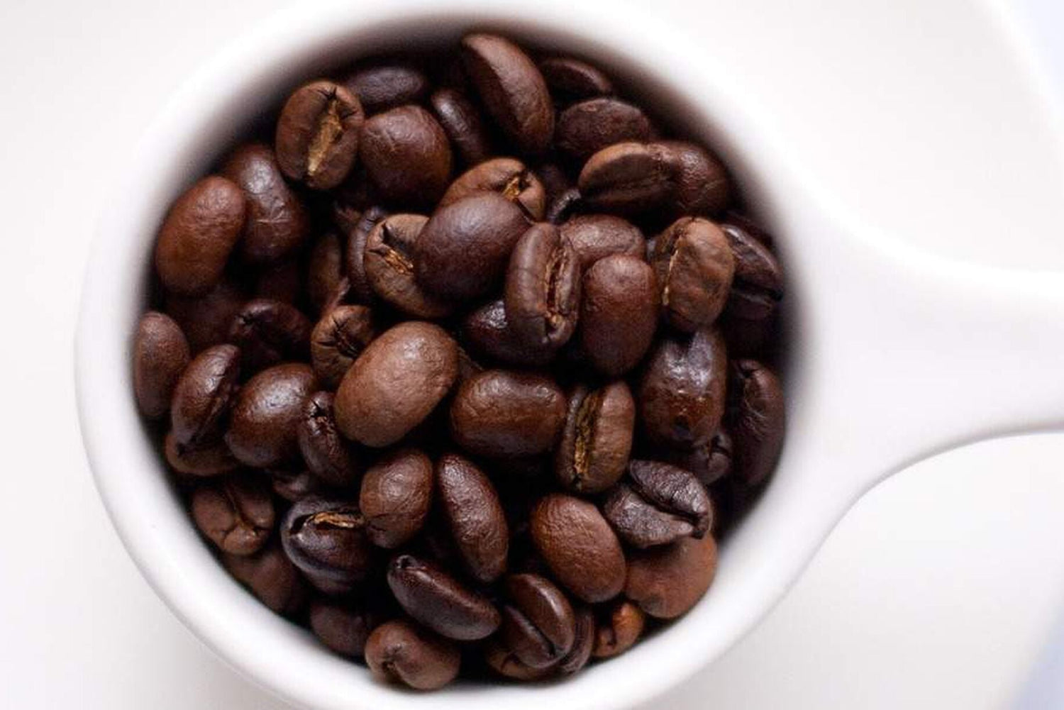 Caffè e fegato: come la caffeina migliora la salute epatica